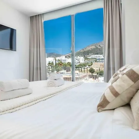 Lovely View With Private Jacuzzi & Terrace, Pool And Parking By Rems Apartment Fuengirola