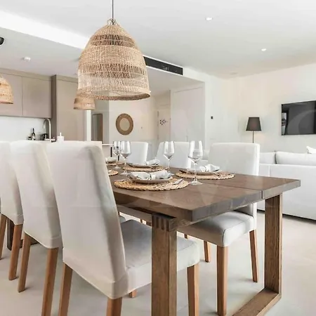 Lovely View With Private Jacuzzi & Terrace, Pool And Parking By Rems *